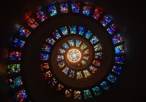 stained glass spiral circle pattern glass religion stained glass window colorful-1051843.jpg!d