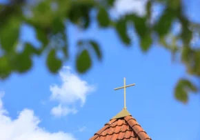 Himmel Himmelfahrt Kreuz | Foto: EKHN / fundus-medien.de